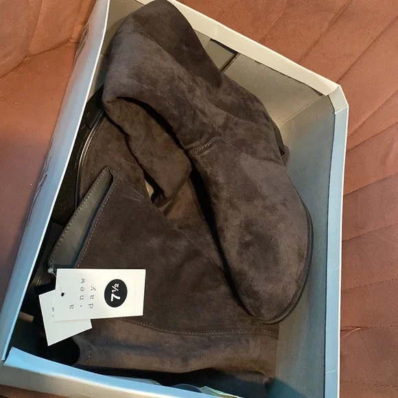 A New Day Women’s Breanna Over The Knee Riding Boots - Picture 5 of 10